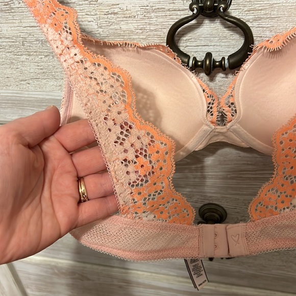 🔥SALE🔥Victoria’s Secret Dream Angels Padded Plunge Bra - Picture 6 of 6